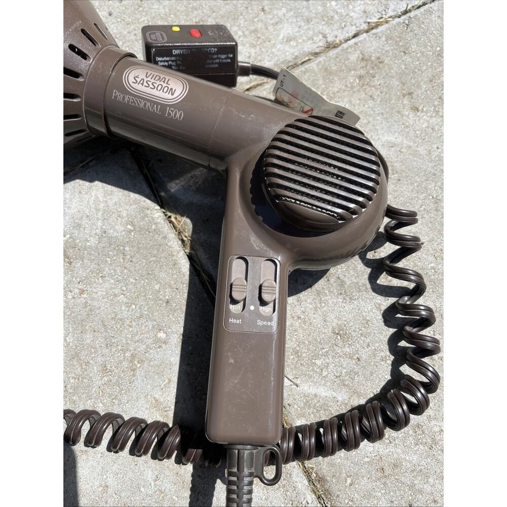 Retro Vidal Sassoon Professional 1500 Watt Mid-Size Hair Dryer Model VS-503